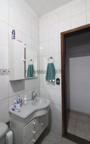 Casa à venda com 123m², 3 quartos e 2 vagasBanheiro Social