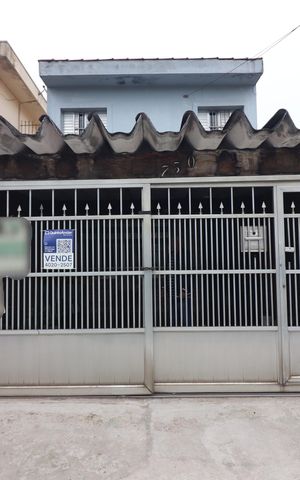 Casa à venda com 123m², 3 quartos e 2 vagasFachada 