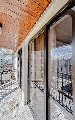 Apartamento para alugar com 158m², 4 quartos e 4 vagasVaranda