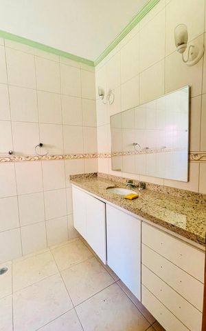 Casa de condomínio para alugar com 470m², 5 quartos e 2 vagas Casa de condomínio para alugar com 470m², 5 quartos e 2 vagasBanheiro suíte