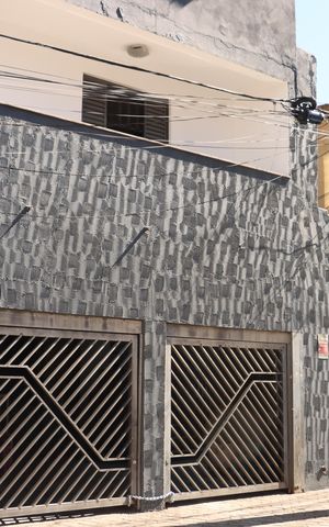 Casa para alugar com 138m², 2 quartos e 2 vagasFachada