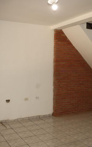 Casa para alugar com 138m², 2 quartos e 2 vagasSala