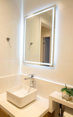 Apartamento à venda com 81m², 2 quartos e 1 vaga Apartamento à venda com 81m², 2 quartos e 1 vagaBanheiro