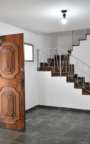 Casa para alugar com 155m², 3 quartos e 2 vagasSala