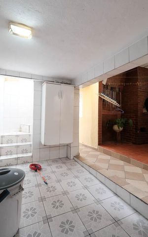 Casa à venda com 300m², 3 quartos e 4 vagasÁrea de Serviço