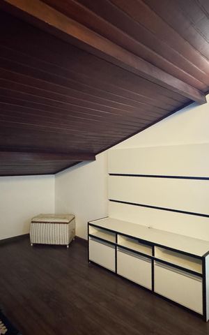 Casa de condomínio à venda com 109m², 3 quartos e 2 vagas Casa de condomínio à venda com 109m², 3 quartos e 2 vagasSótão