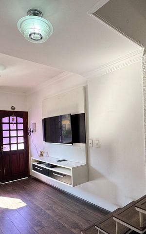 Casa de condomínio à venda com 109m², 3 quartos e 2 vagas Casa de condomínio à venda com 109m², 3 quartos e 2 vagasSala
