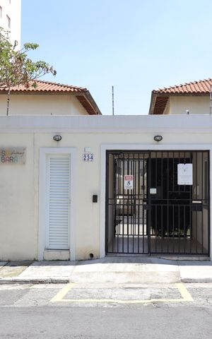 Casa à venda com 105m², 3 quartos e 2 vagasFachada e portaria