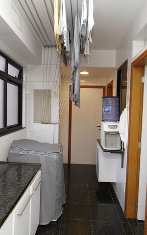 Apartamento para alugar com 176m², 4 quartos e 3 vagasÁrea de Serviço