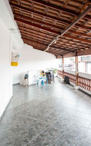 Casa à venda com 338m², 7 quartos e 4 vagasVaranda Casa 3