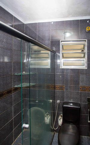 Casa à venda com 338m², 7 quartos e 4 vagasBanheiro 2 Casa 1
