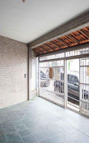 Casa à venda com 338m², 7 quartos e 4 vagasGaragem