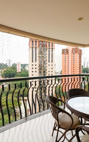 Apartamento à venda com 146m², 3 quartos e 3 vagas Apartamento à venda com 146m², 3 quartos e 3 vagasVaranda