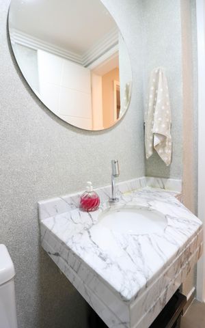 Apartamento à venda com 146m², 3 quartos e 3 vagas Apartamento à venda com 146m², 3 quartos e 3 vagasLavabo