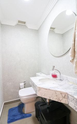Apartamento à venda com 146m², 3 quartos e 3 vagas Apartamento à venda com 146m², 3 quartos e 3 vagasLavabo