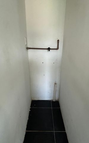 Casa para alugar com 15m², 1 quarto e sem vagaÁrea de Serviço
