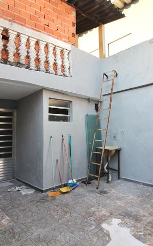 Casa à venda com 125m², 1 quarto e sem vaga Casa à venda com 125m², 1 quarto e sem vagaQuintal