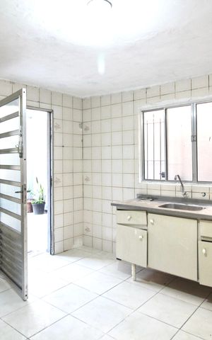 Casa à venda com 125m², 1 quarto e sem vaga Casa à venda com 125m², 1 quarto e sem vagaCozinha 1