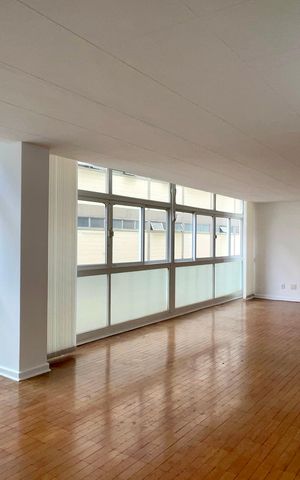 Apartamento para alugar com 168m², 3 quartos e 2 vagas Apartamento para alugar com 168m², 3 quartos e 2 vagasSala