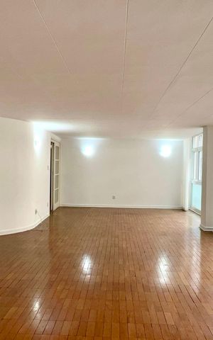 Apartamento para alugar com 168m², 3 quartos e 2 vagas Apartamento para alugar com 168m², 3 quartos e 2 vagasSala