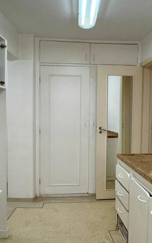 Apartamento para alugar com 168m², 3 quartos e 2 vagas Apartamento para alugar com 168m², 3 quartos e 2 vagasCozinha