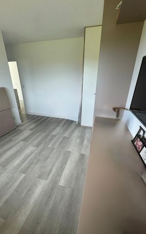 Casa de condomínio para alugar com 230m², 3 quartos e 2 vagas Casa de condomínio para alugar com 230m², 3 quartos e 2 vagasSala