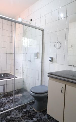 Casa para alugar com 300m², 3 quartos e 6 vagasBanheiro do Quarto 1