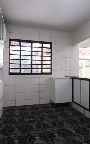 Casa para alugar com 300m², 3 quartos e 6 vagasCozinha