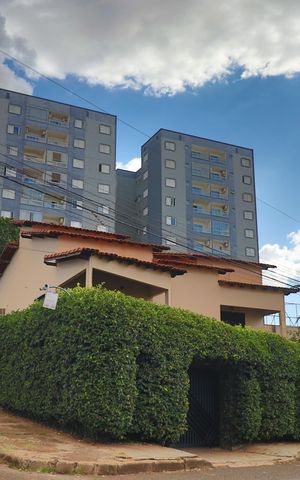 Casa para alugar com 300m², 3 quartos e 6 vagasFachada