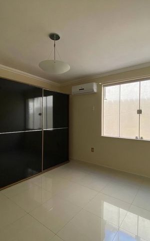 Casa à venda com 360m², 5 quartos e sem vaga Casa à venda com 360m², 5 quartos e sem vagaQuarto
