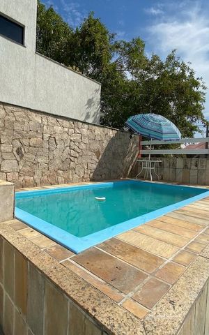Casa à venda com 360m², 5 quartos e sem vaga Casa à venda com 360m², 5 quartos e sem vagaÁrea externa