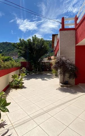 Casa à venda com 360m², 5 quartos e sem vaga Casa à venda com 360m², 5 quartos e sem vagaÁrea externa