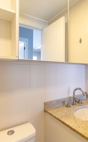 Apartamento à venda com 67m², 2 quartos e 1 vaga Apartamento à venda com 67m², 2 quartos e 1 vagaBanheiro Social
