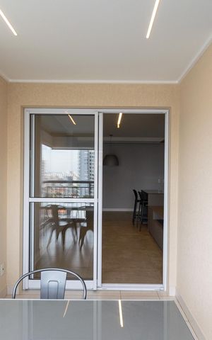 Apartamento à venda com 67m², 2 quartos e 1 vaga Apartamento à venda com 67m², 2 quartos e 1 vagaVaranda