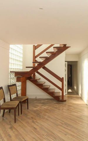 Casa à venda com 117m², 2 quartos e 3 vagas
