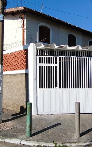 Casa à venda com 117m², 2 quartos e 3 vagas