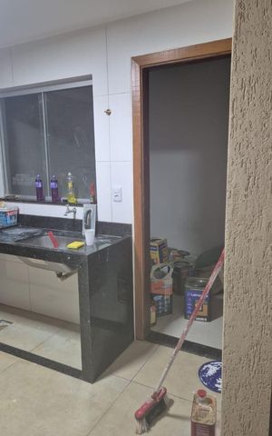 Casa à venda com 250m², 4 quartos e 4 vagas
