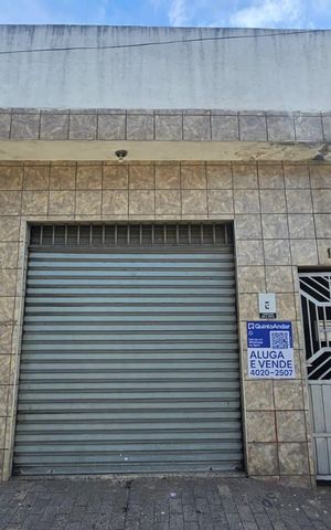 Casa à venda com 195m², 4 quartos e 2 vagas Casa à venda com 195m², 4 quartos e 2 vagasFachada