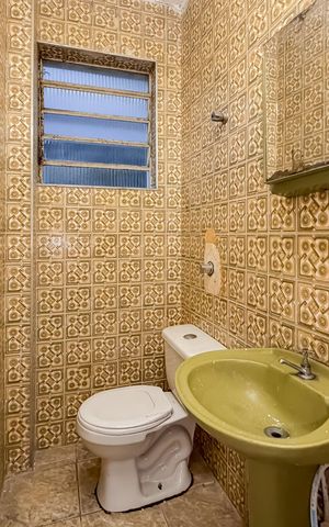 Casa à venda com 135m², 3 quartos e 2 vagas Casa à venda com 135m², 3 quartos e 2 vagasLavabo