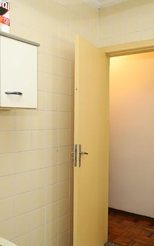 Casa à venda com 312m², 6 quartos e 6 vagasBanheiro 2