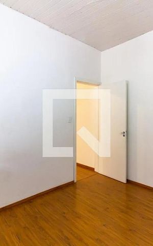 Casa à venda com 350m², 6 quartos e 5 vagas Casa à venda com 350m², 6 quartos e 5 vagasQuarto