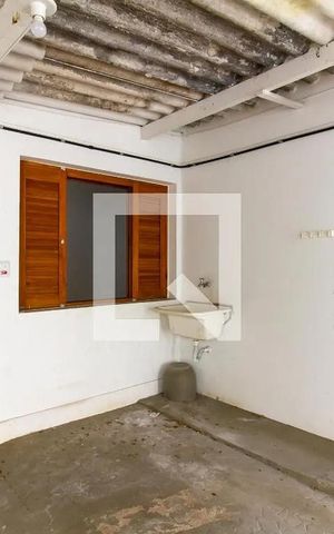 Casa à venda com 350m², 6 quartos e 5 vagas Casa à venda com 350m², 6 quartos e 5 vagasÁrea de serviço