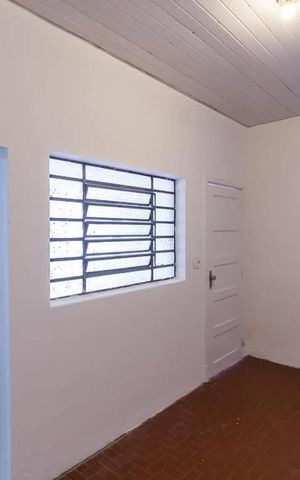 Casa à venda com 350m², 6 quartos e 5 vagas Casa à venda com 350m², 6 quartos e 5 vagasSala