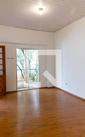Casa à venda com 350m², 6 quartos e 5 vagas Casa à venda com 350m², 6 quartos e 5 vagasSala