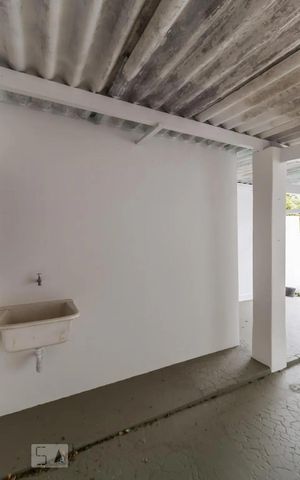 Casa à venda com 350m², 6 quartos e 5 vagas Casa à venda com 350m², 6 quartos e 5 vagasÁrea de serviço