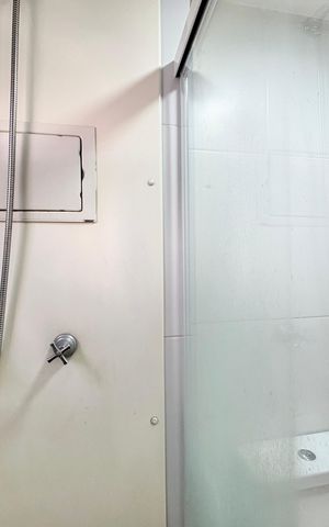 Apartamento à venda com 70m², 3 quartos e 1 vaga Apartamento à venda com 70m², 3 quartos e 1 vagaBanheiro da Suíte