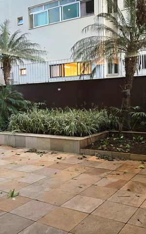 Apartamento à venda com 135m², 4 quartos e 3 vagas Apartamento à venda com 135m², 4 quartos e 3 vagasÁrea externa