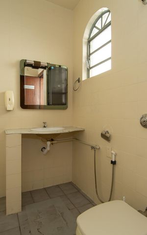 Casa à venda com 219m², 3 quartos e 1 vaga Casa à venda com 219m², 3 quartos e 1 vagaBanheiro social