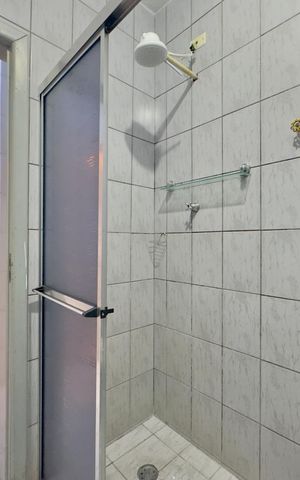 Casa para alugar com 177m², 3 quartos e 1 vaga Casa para alugar com 177m², 3 quartos e 1 vagaBanheiro