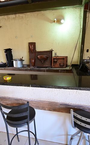 Casa para alugar com 200m², 3 quartos e 5 vagas